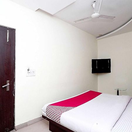 Oyo Flagship Hotel Krishna Chinhat Esterno foto