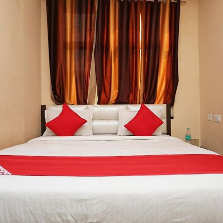 Oyo Flagship Hotel Krishna Chinhat Esterno foto