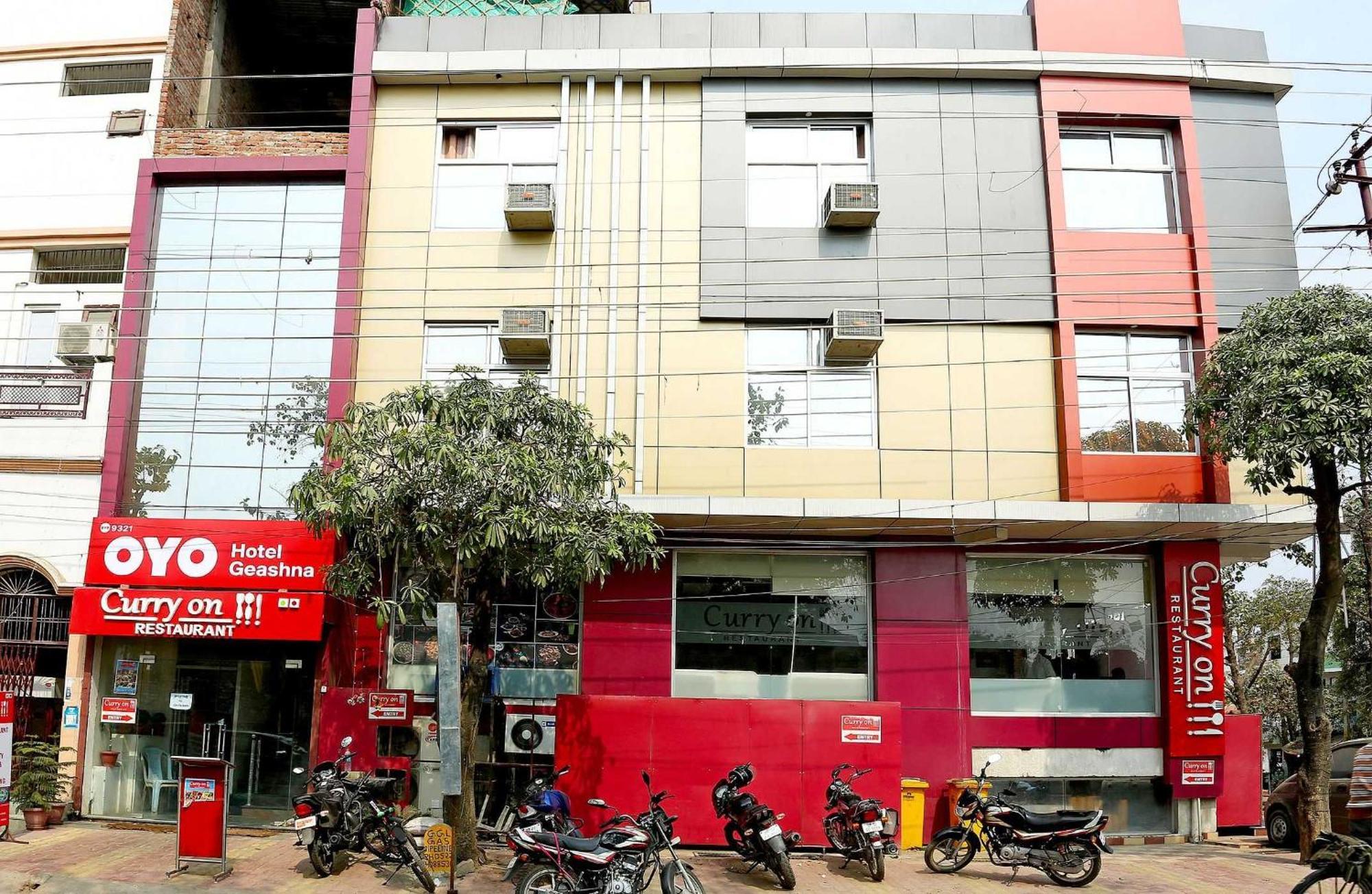 Oyo Flagship Hotel Krishna Chinhat Esterno foto