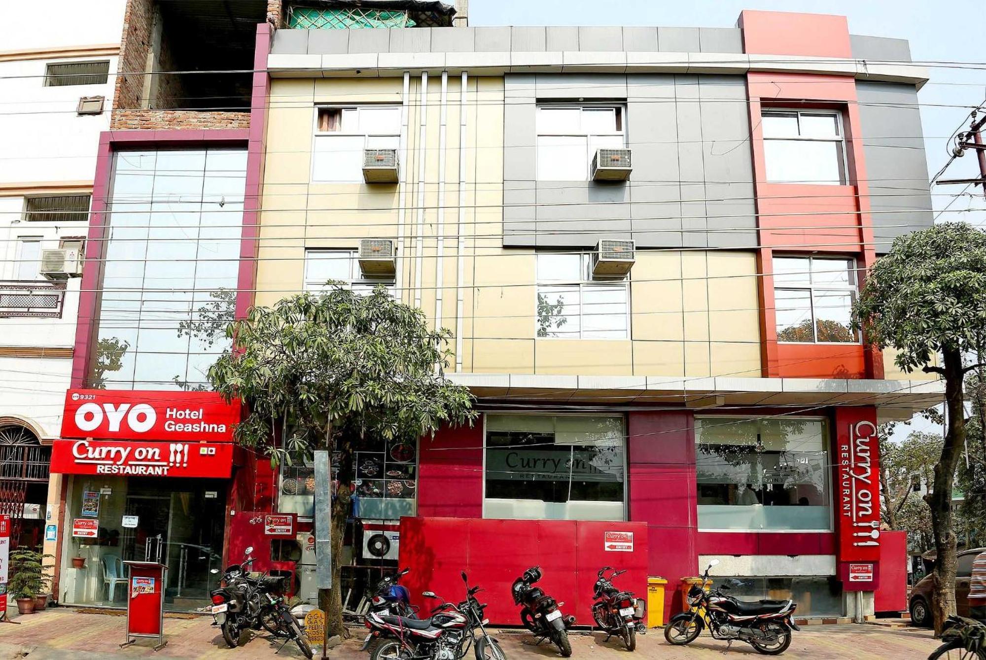 Oyo Flagship Hotel Krishna Chinhat Esterno foto