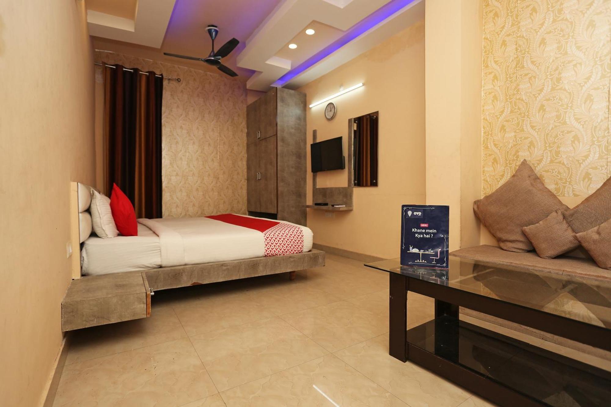 Oyo Flagship Hotel Krishna Chinhat Esterno foto
